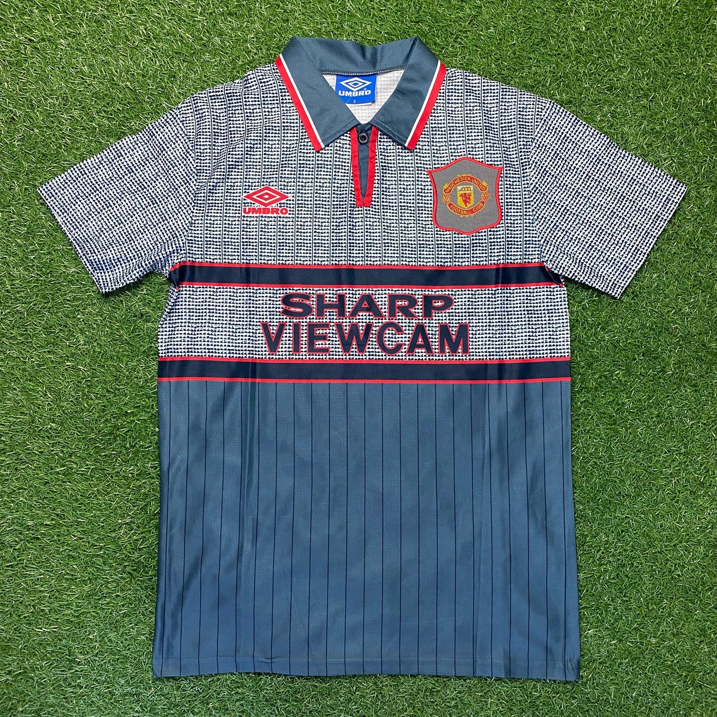 Retro Manchester United 1995/96 Away