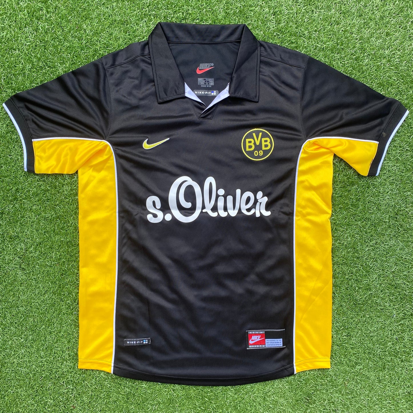 Retro Borussia Dortmund 1998 Away